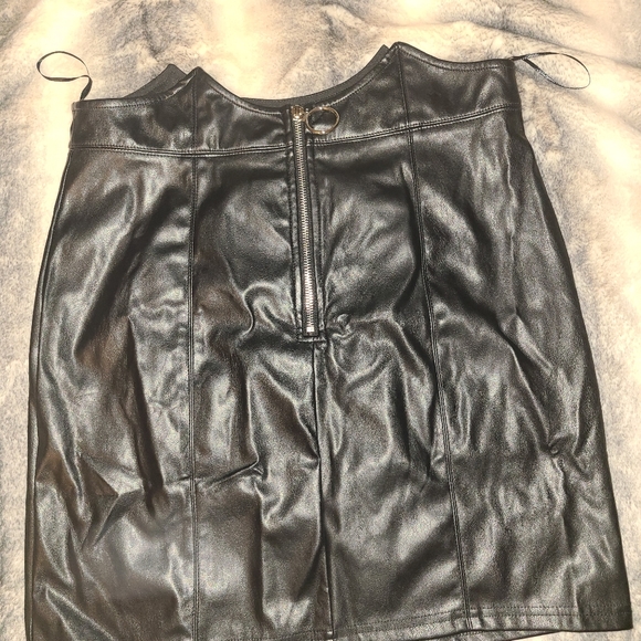 Faux leather mini skirt: - Picture 7 of 7